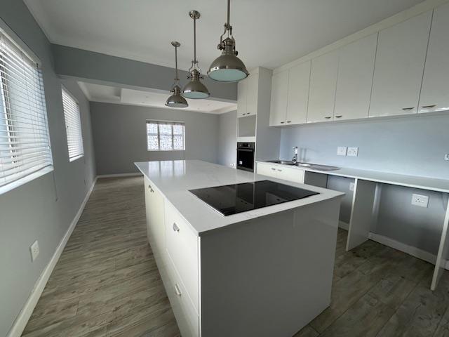 To Let 3 Bedroom Property for Rent in Sea Point Western Cape